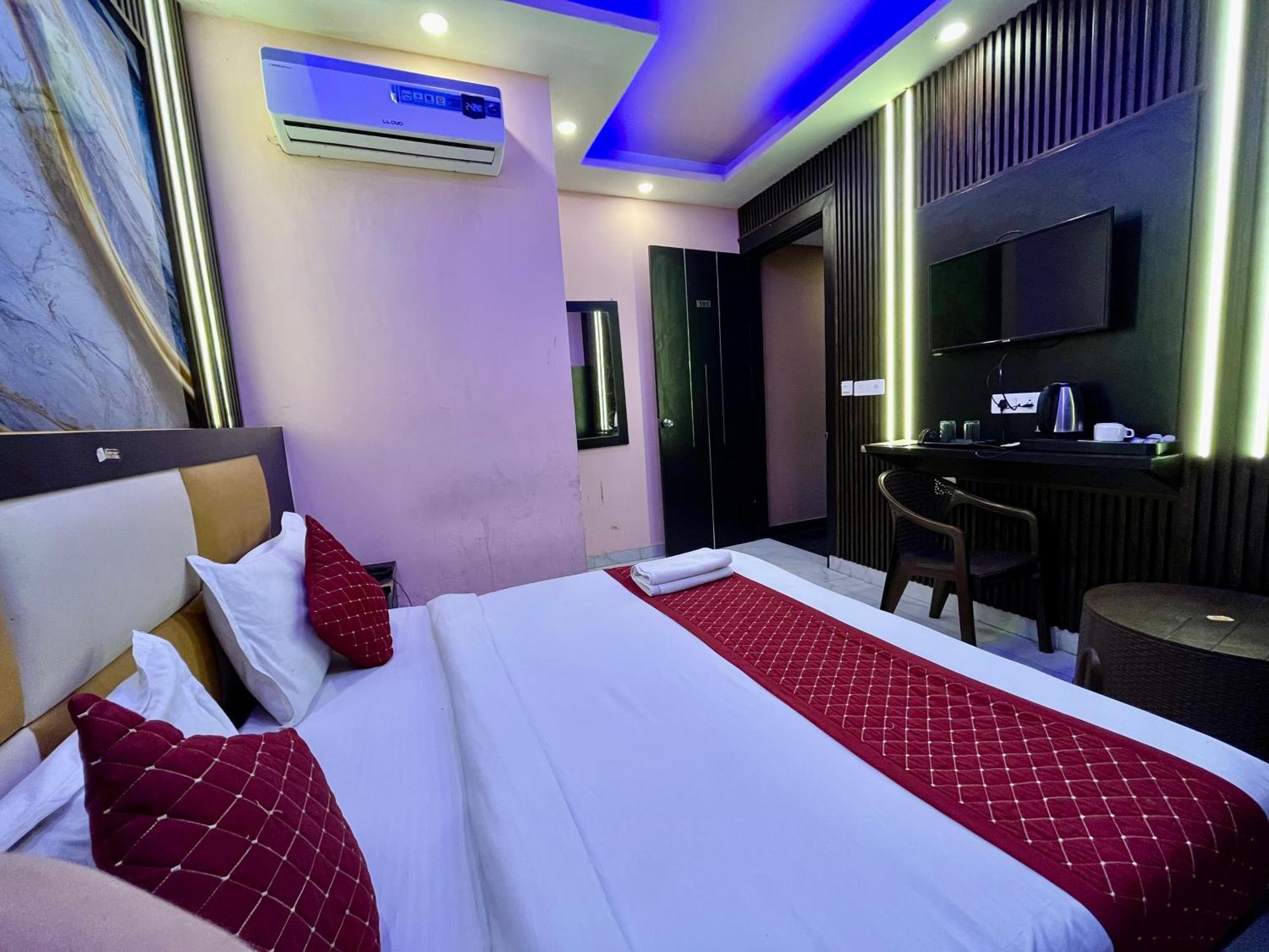 Jupiter Plaza Delhi Airport Hotel นิวเดลี ภายนอก รูปภาพ